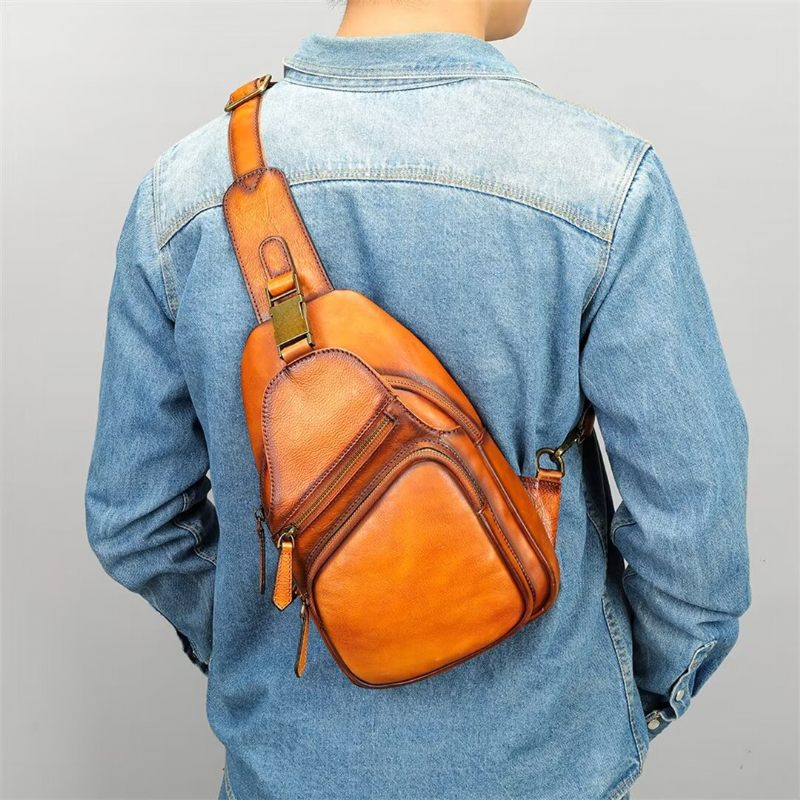 Bolsa Ombro Masculina Couro Influência Icônica - Café