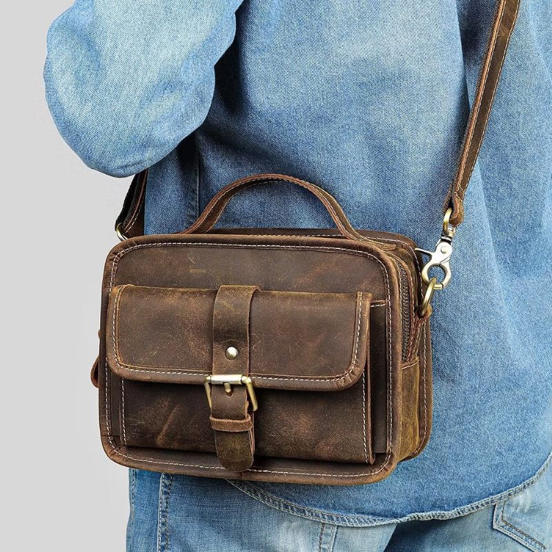 Bolsa Ombro Masculina Luxo Com Aba Couro Genuíno Crossbody Compacta - Café