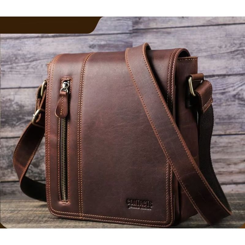 Bolsa Ombro Masculina Luxuosa Com Aba Couro Compacta Crossbody - Café