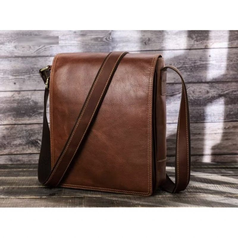 Bolsa Ombro Masculina Luxuosa Com Aba Couro Compacta Crossbody - Café