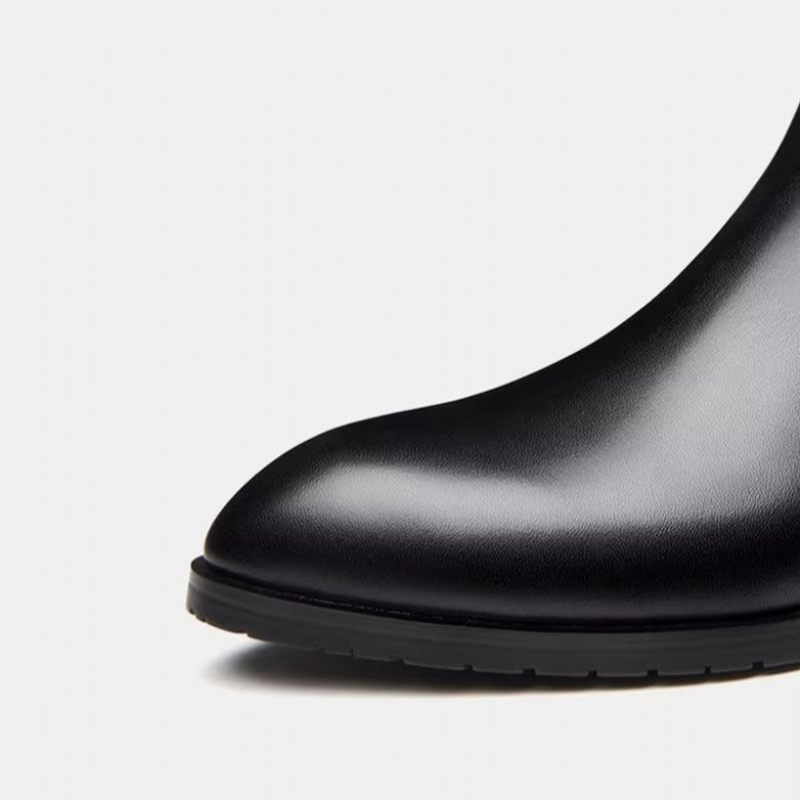 Botas Masculinas Chiques Com Bico Fino E Cano Médio - Preto