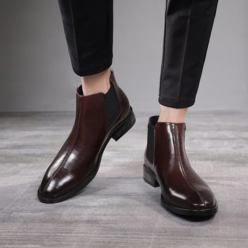 Botas Masculinas Com Bico Pontudo Em Relevo Chelsea - Café