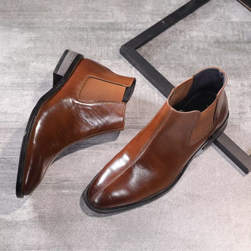 Botas Masculinas Com Bico Pontudo Em Relevo Chelsea - Marrom