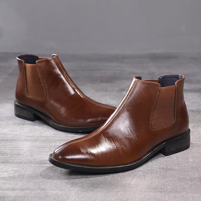 Botas Masculinas Com Bico Pontudo Em Relevo Chelsea - Marrom