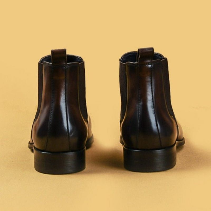 Botas Masculinas Com Salto Plano E Cano Curto - Café