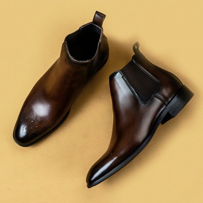 Botas Masculinas Com Salto Plano E Cano Curto - Café