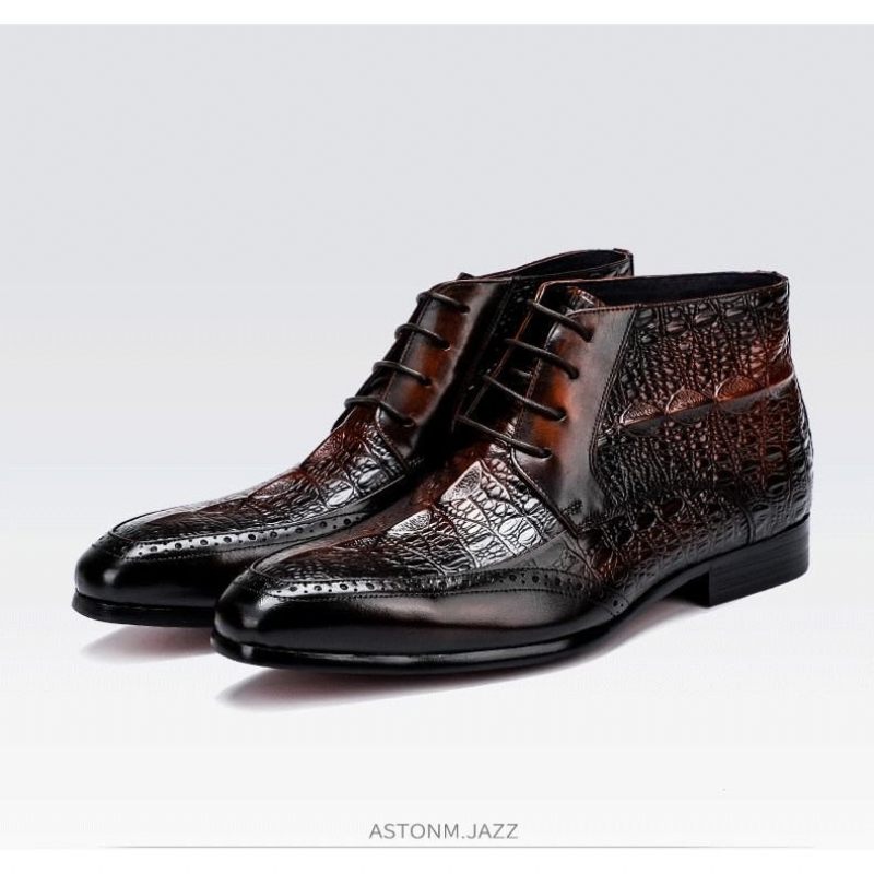 Botas Masculinas Com Textura Crocodilo E Tornozelo Cadarço Brogue - Café