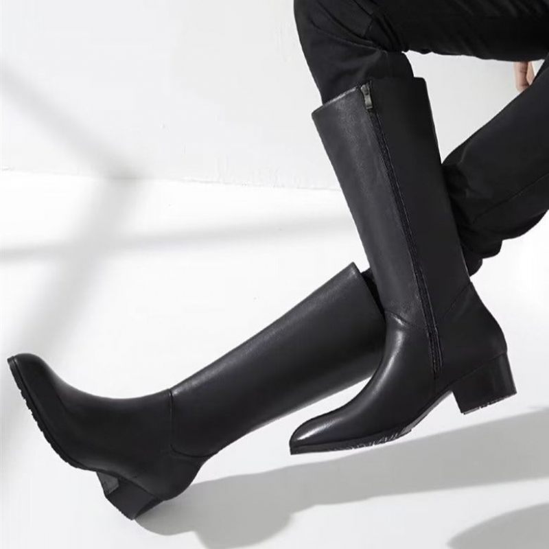 Botas Masculinas Couro Chique Com Bico Fino E Salto Alto - Preto