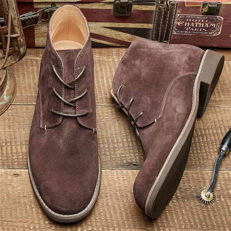 Botas Masculinas Elegantes Couro Bovino Com Cadarço Envernizado - Café