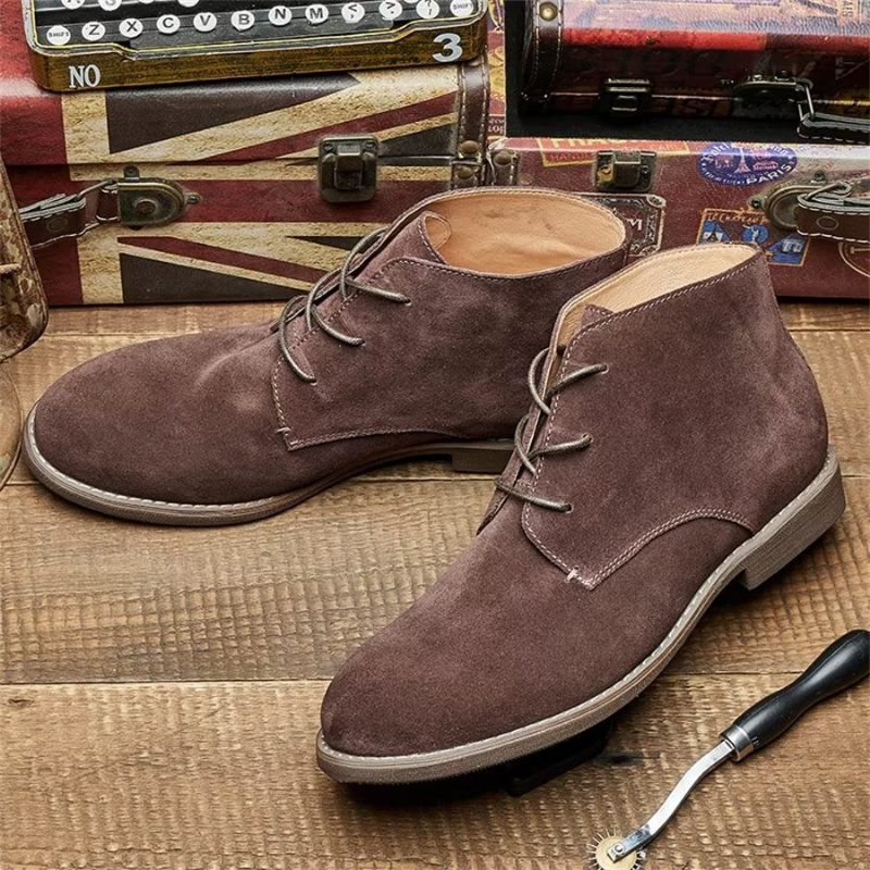 Botas Masculinas Elegantes Couro Bovino Com Cadarço Envernizado - Café