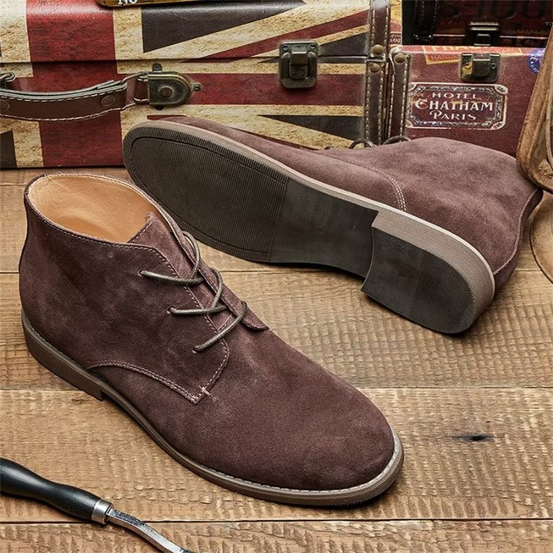 Botas Masculinas Elegantes Couro Bovino Com Cadarço Envernizado - Café