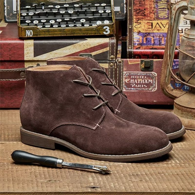 Botas Masculinas Elegantes Couro Bovino Com Cadarço Envernizado - Café