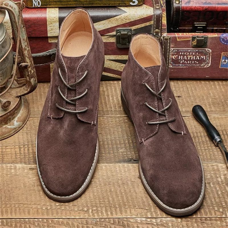 Botas Masculinas Elegantes Couro Bovino Com Cadarço Envernizado - Café