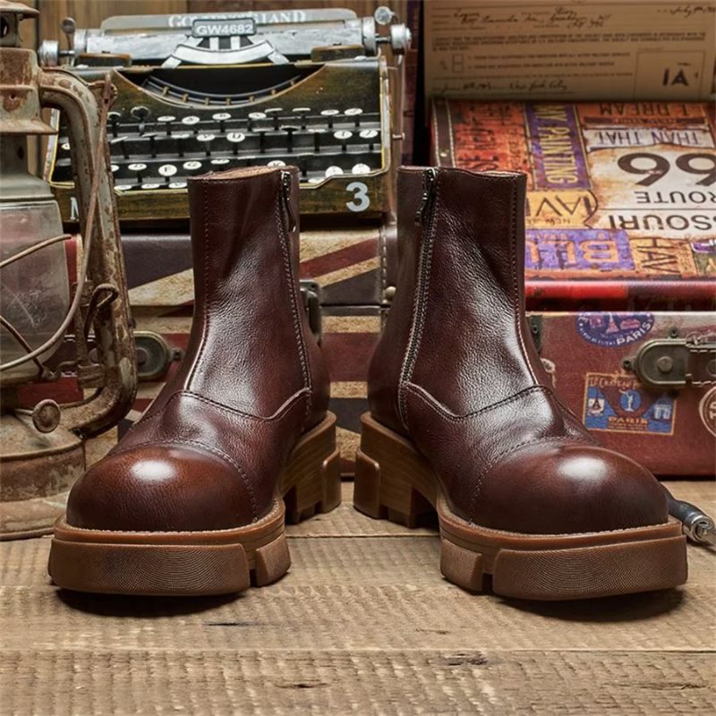 Botas Masculinas Elegantes Couro Com Deslizamento Em Tornozelo Tachas - Café