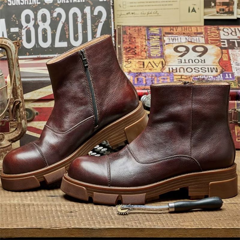 Botas Masculinas Elegantes Couro Com Deslizamento Em Tornozelo Tachas - Café