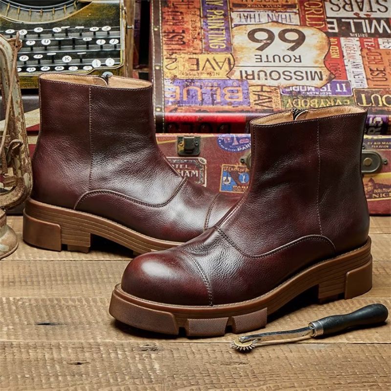 Botas Masculinas Elegantes Couro Com Deslizamento Em Tornozelo Tachas - Café