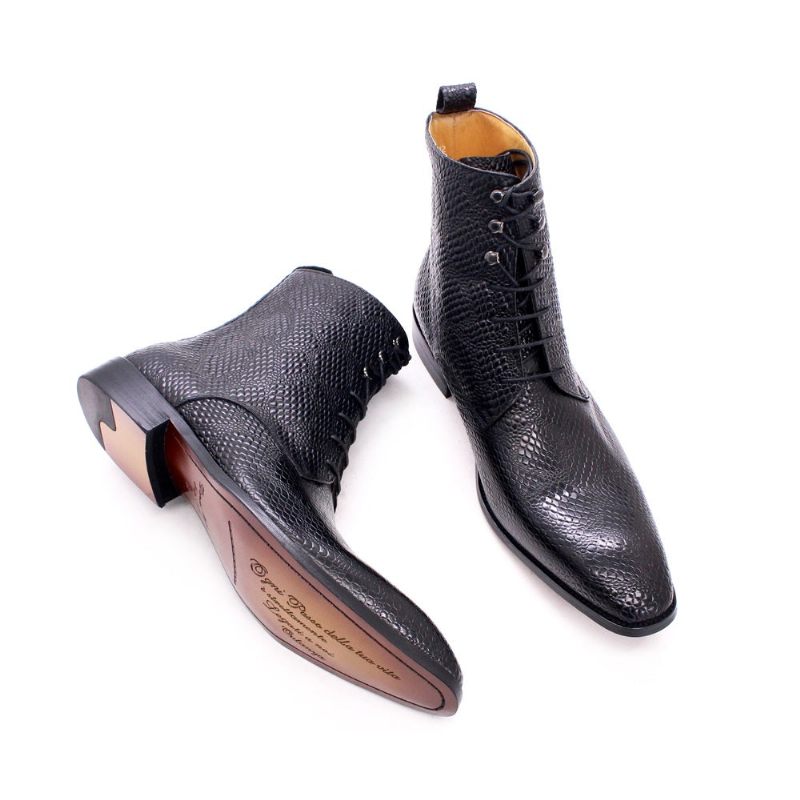 Botas Masculinas Pele Cobra Chique Com Cano Alto E Cadarço - Preto