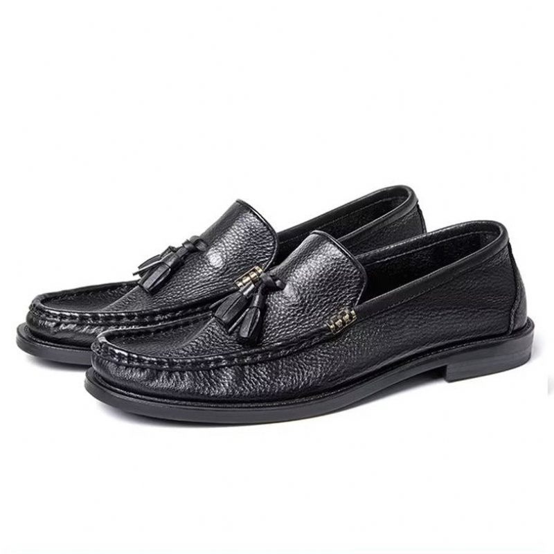 Mocassins Masculinos Chiques Com Borla Em Relevo E Slip-on - Preto