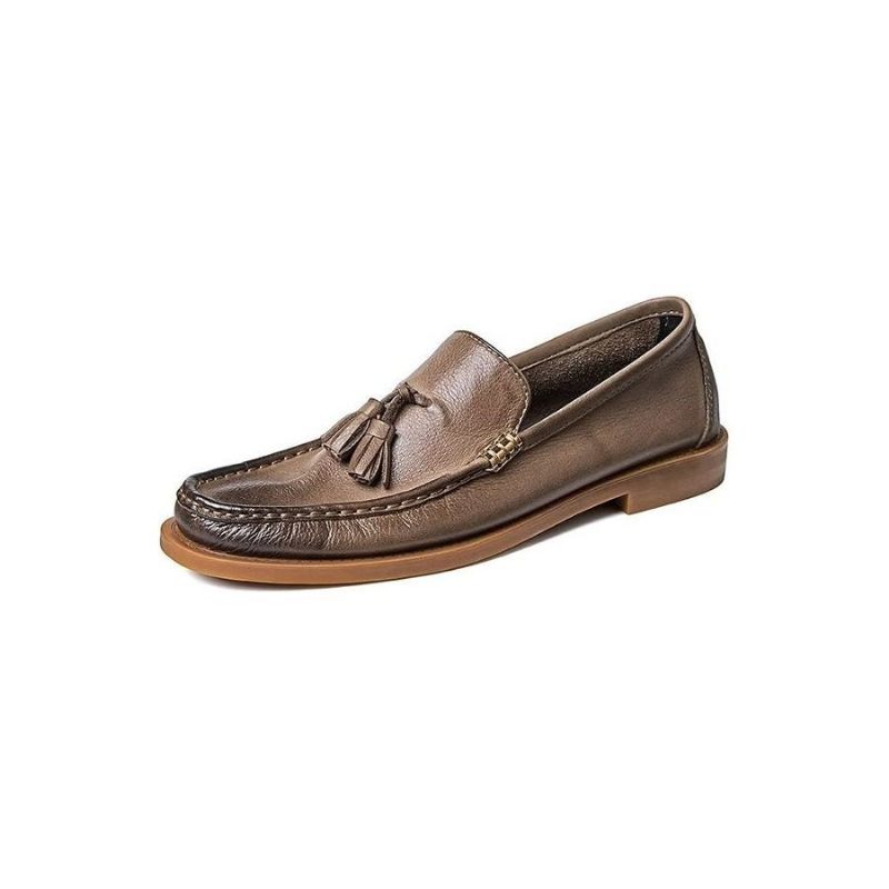 Mocassins Masculinos Chiques Com Borla Em Relevo E Slip-on - Marrom