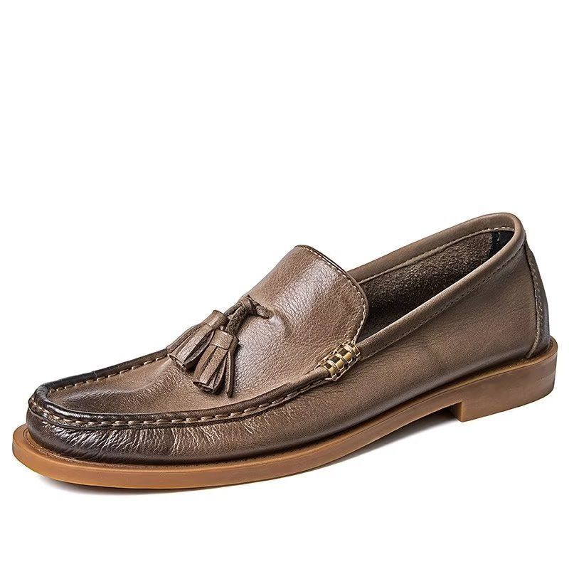 Mocassins Masculinos Chiques Com Borla Em Relevo E Slip-on - Marrom