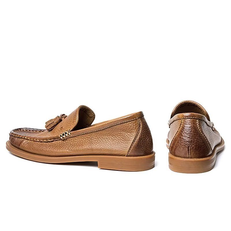 Mocassins Masculinos Chiques Com Borla Em Relevo E Slip-on - Marrom