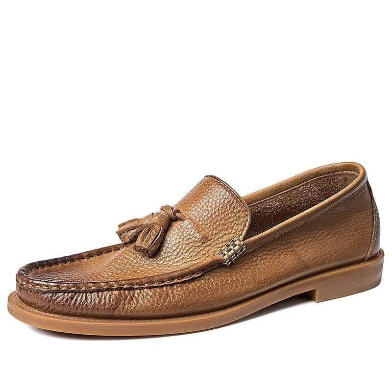 Mocassins Masculinos Chiques Com Borla Em Relevo E Slip-on - Marrom