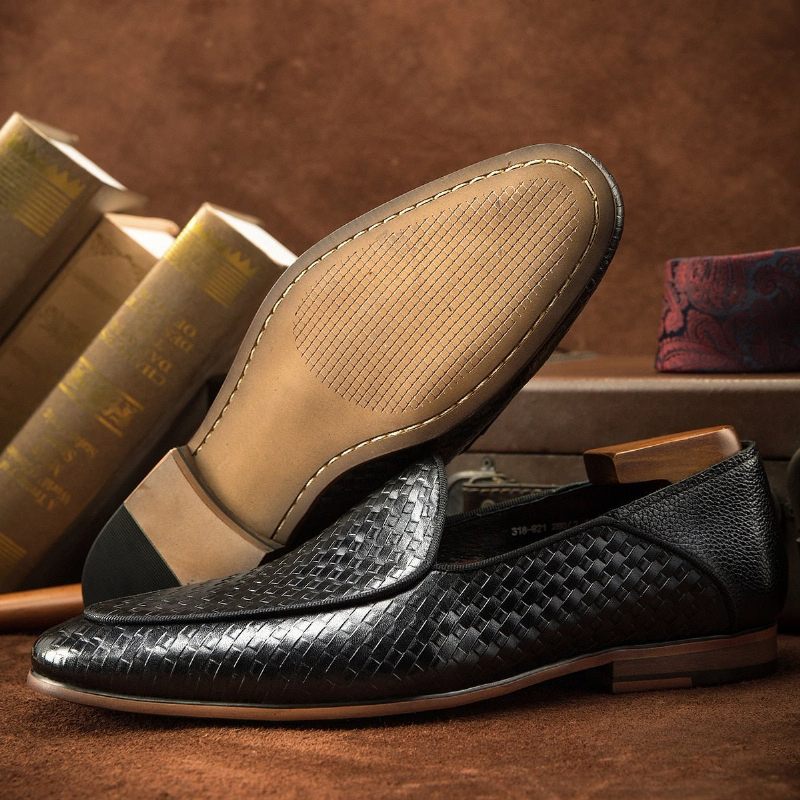 Mocassins Masculinos Classe Couro Em Relevo Brogues Formais Slip-on - Preto