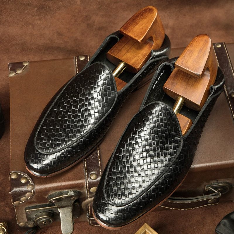 Mocassins Masculinos Classe Couro Em Relevo Brogues Formais Slip-on - Preto