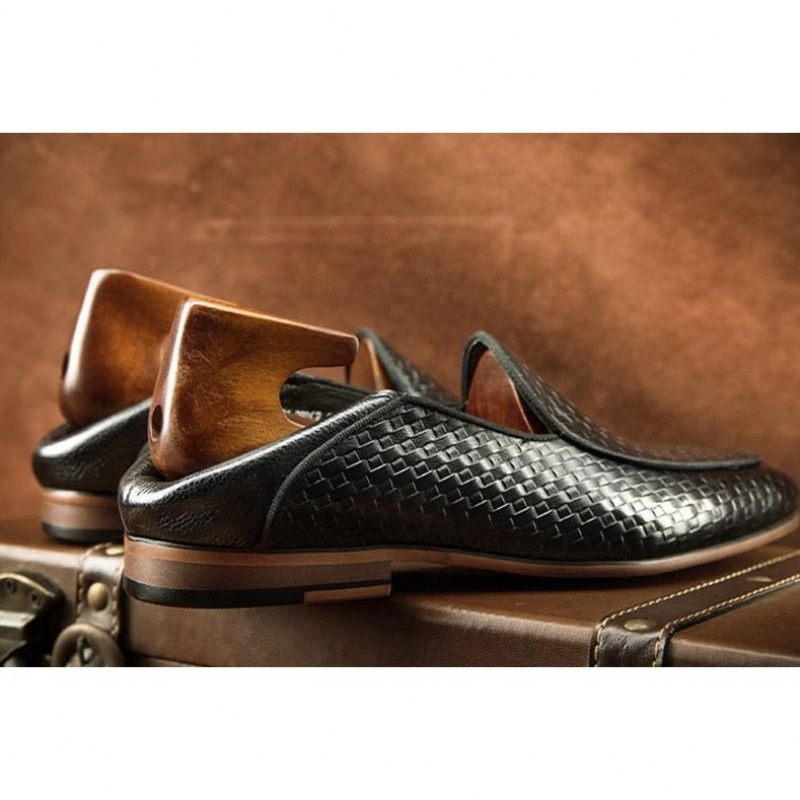 Mocassins Masculinos Classe Couro Em Relevo Brogues Formais Slip-on - Preto