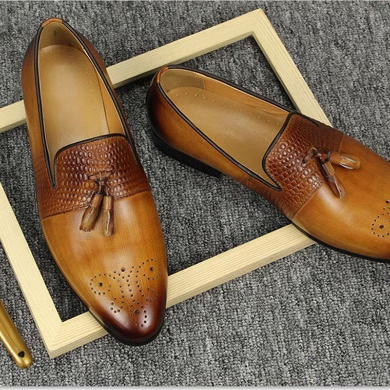 Mocassins Masculinos Com Padrão Crocodilo Luxuosos Em - Marrom