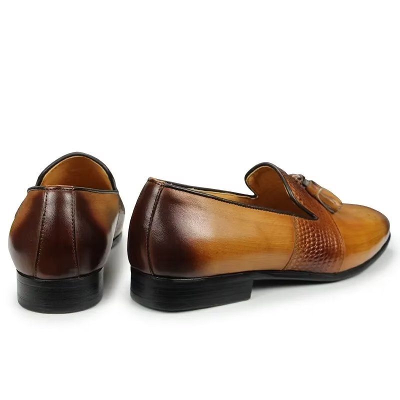 Mocassins Masculinos Com Padrão Crocodilo Luxuosos Em - Marrom