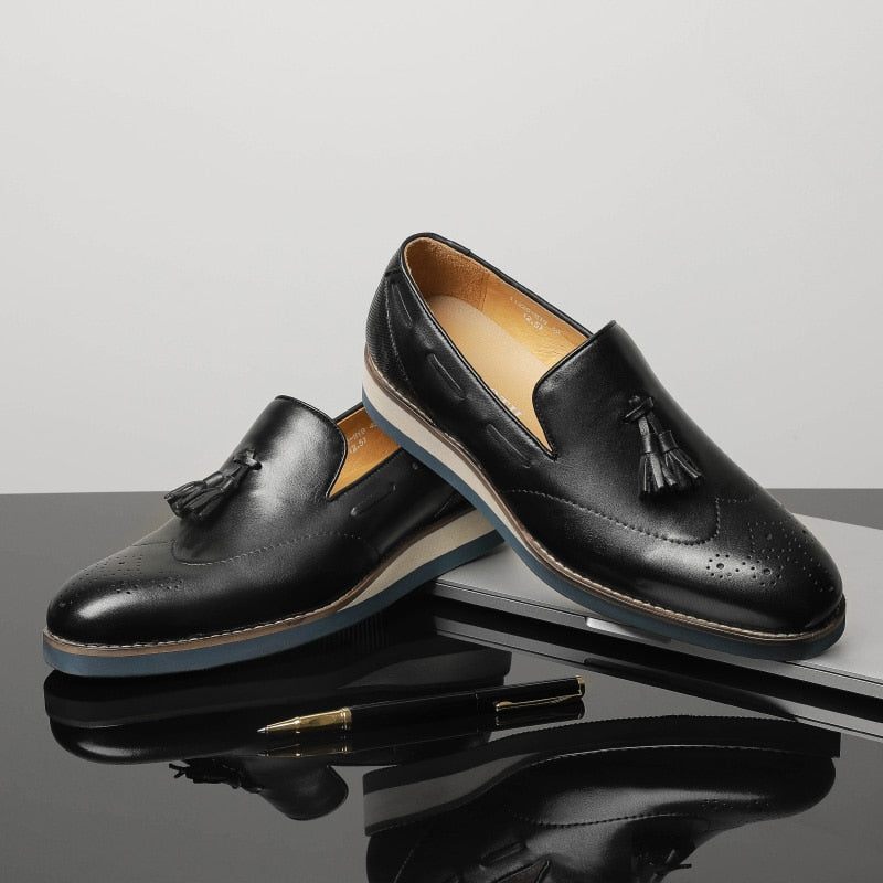 Mocassins Masculinos Com Relevo Brogue Slip-on - Preto