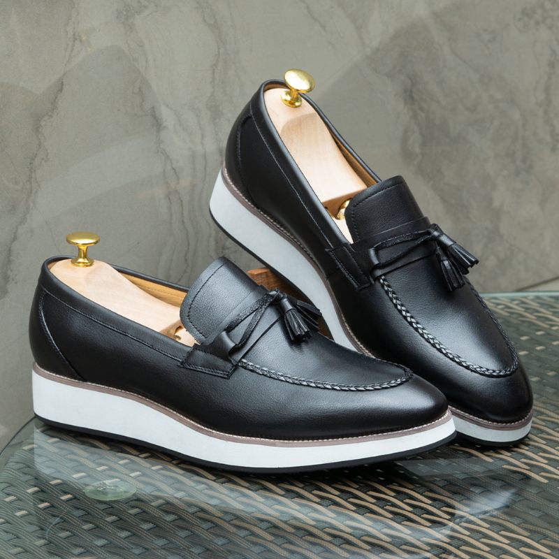 Mocassins Masculinos Couro Luxuoso E Elegante Com Borla - Preto