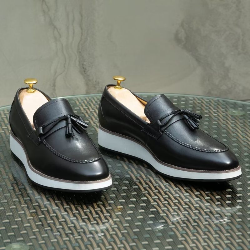 Mocassins Masculinos Couro Luxuoso E Elegante Com Borla - Preto