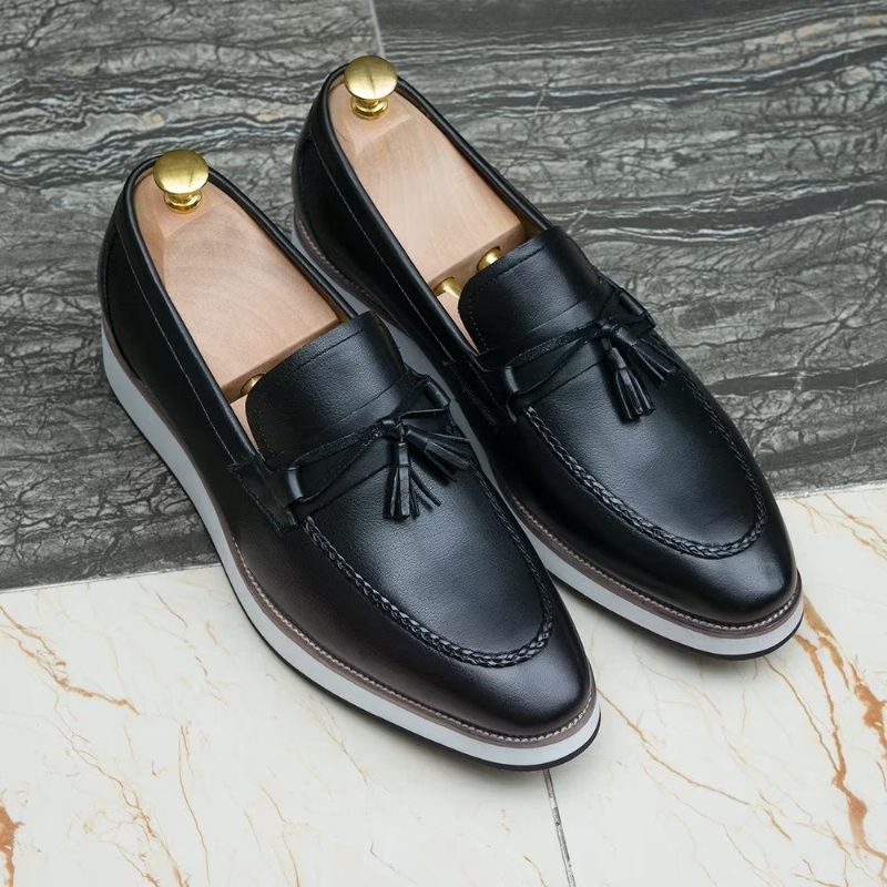 Mocassins Masculinos Couro Luxuoso E Elegante Com Borla - Preto