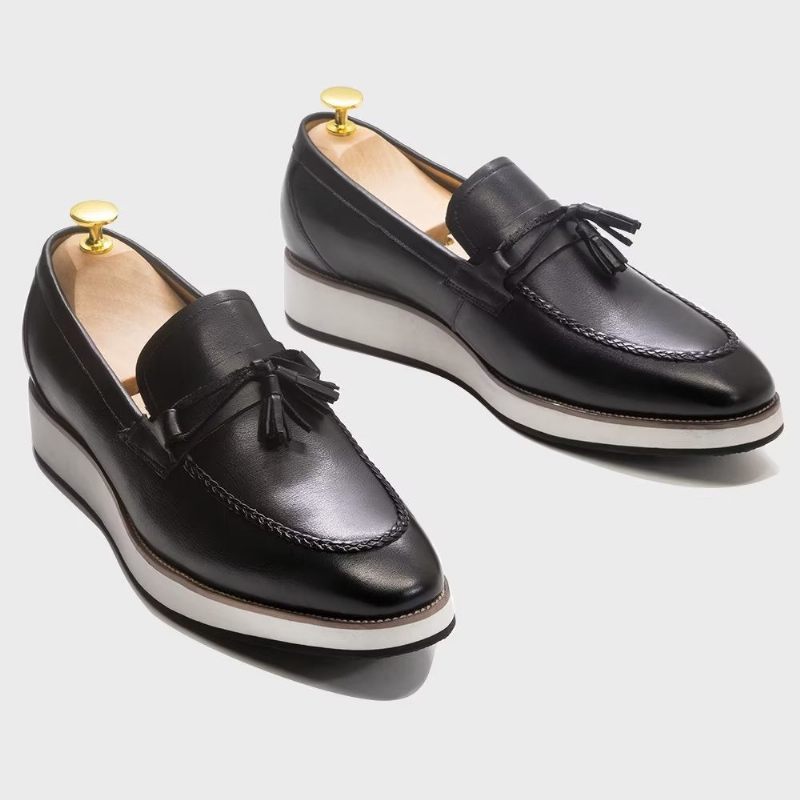 Mocassins Masculinos Couro Luxuoso E Elegante Com Borla - Preto