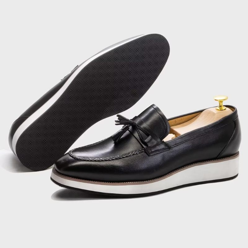 Mocassins Masculinos Couro Luxuoso E Elegante Com Borla - Preto