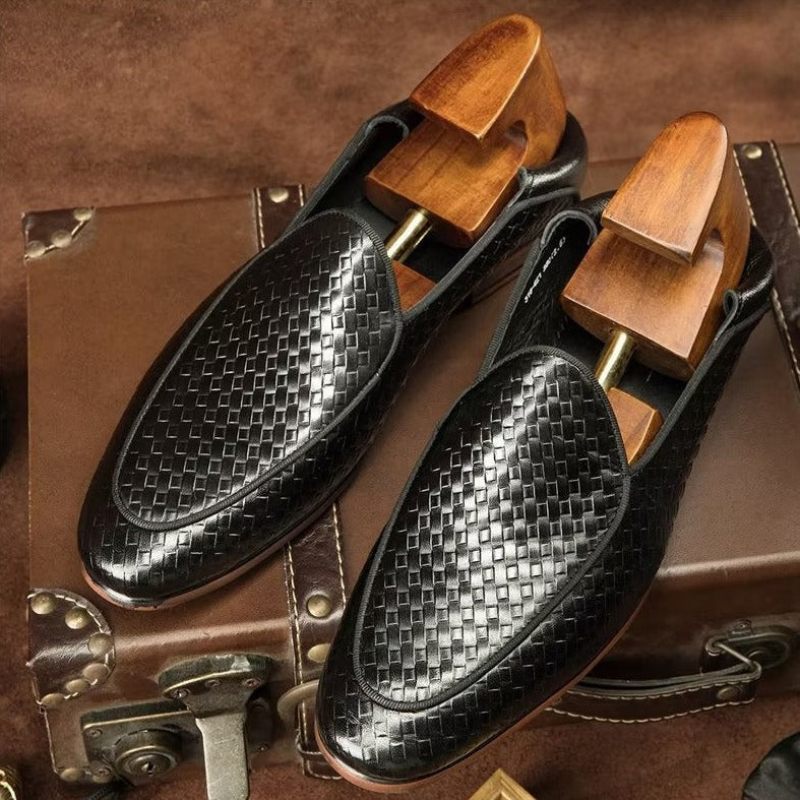 Mocassins Masculinos Couro Vaca Luxo Com Textura Exótica Deslizantes - Preto