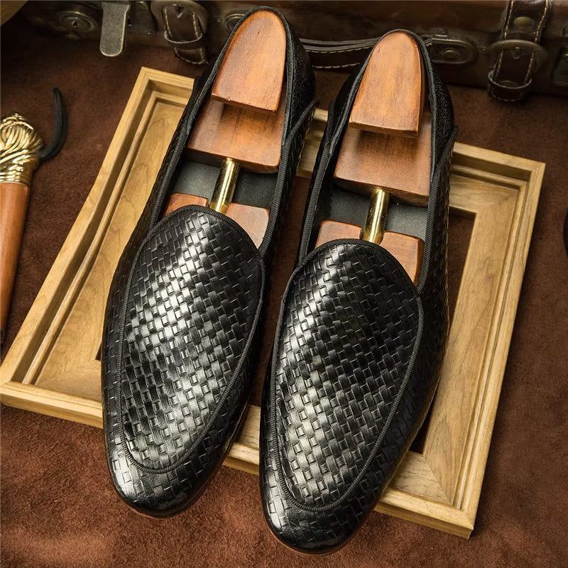 Mocassins Masculinos Couro Vaca Luxo Com Textura Exótica Deslizantes - Preto