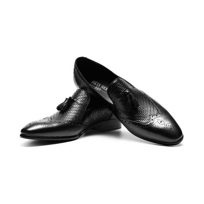 Mocassins Masculinos Esculpidos Com Bico Fino E Deslizamento Em - Preto