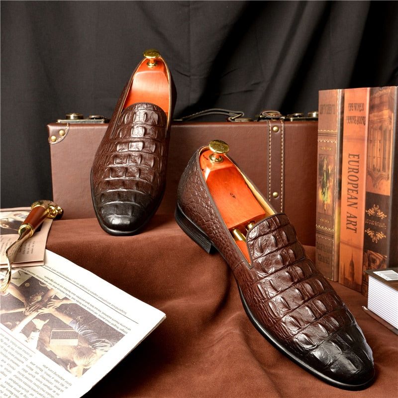 Mocassins Masculinos Luxo Croctex Com Bico Fino E Slip-on - Café