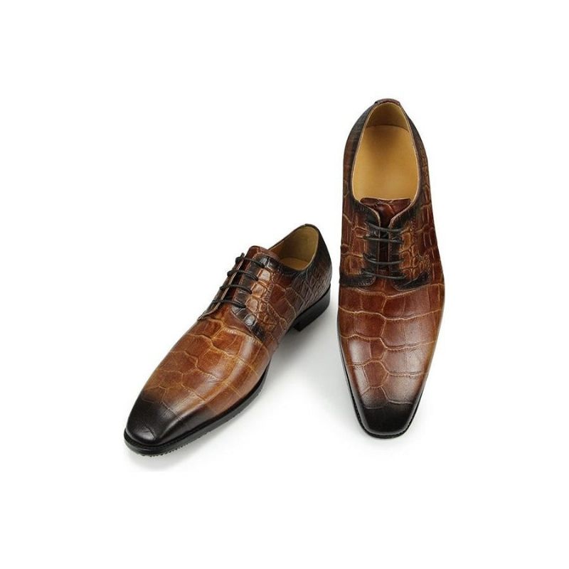 Sapatos Formais Masculinos Com Bico Fino E Textura Crocodilo Derby - Café