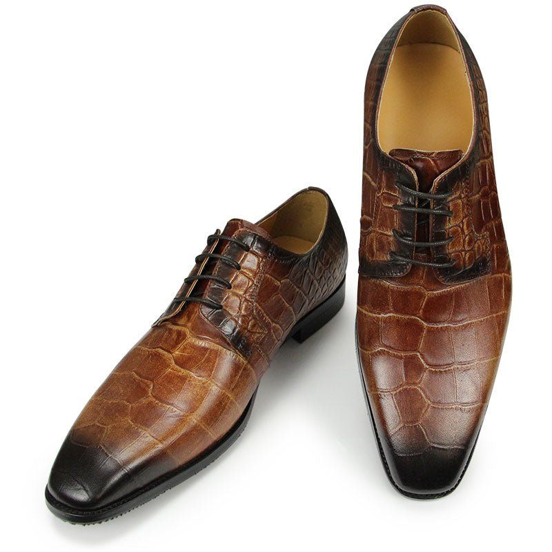 Sapatos Formais Masculinos Com Bico Fino E Textura Crocodilo Derby - Café