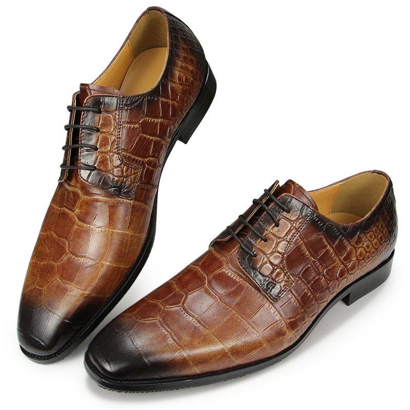 Sapatos Formais Masculinos Com Bico Fino E Textura Crocodilo Derby - Café