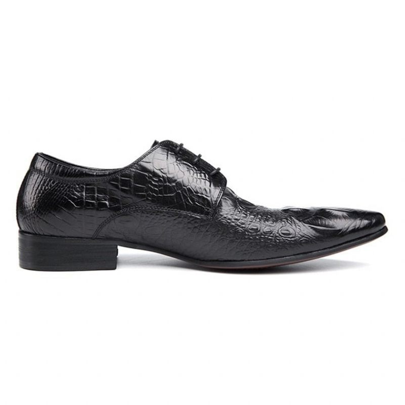 Sapatos Formais Masculinos Com Bico Fino E Textura Jacaré Brogue - Preto