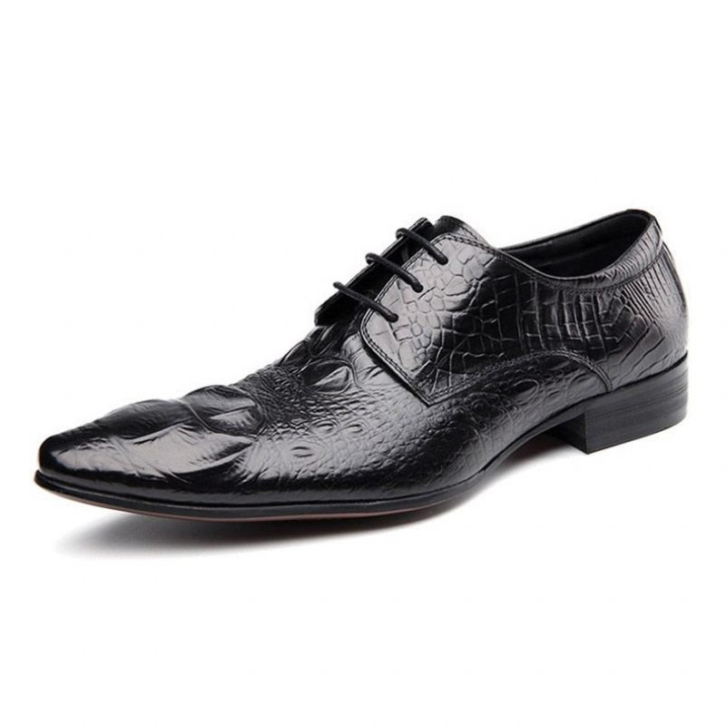 Sapatos Formais Masculinos Com Bico Fino E Textura Jacaré Brogue - Preto