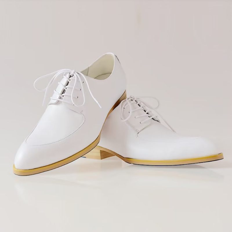 Sapatos Formais Masculinos Com Elegância Em Relevo Bico Fino Sociais Derby - Branco