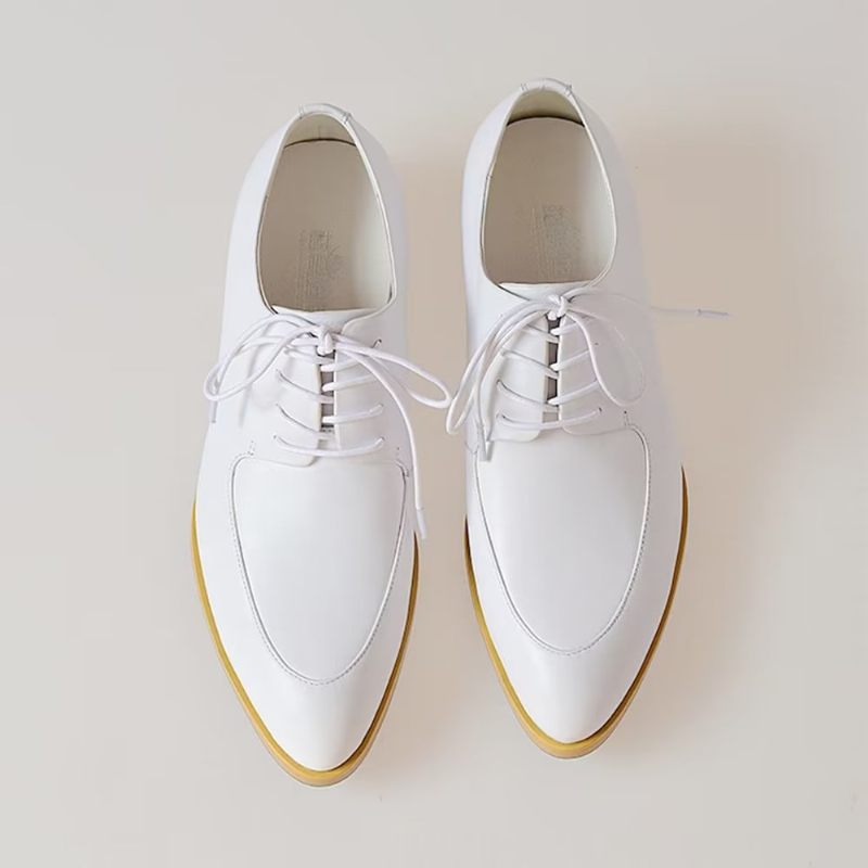 Sapatos Formais Masculinos Com Elegância Em Relevo Bico Fino Sociais Derby - Branco