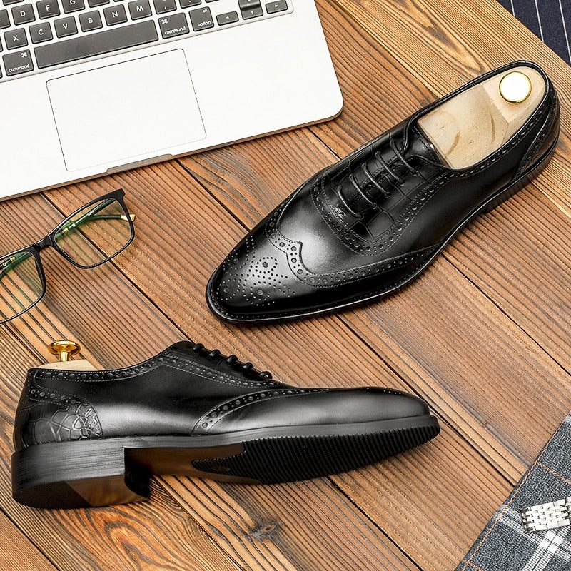 Sapatos Formais Masculinos Com Padrão Exótico Em Renda Brogue - Preto