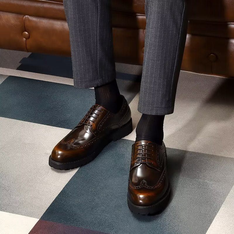 Sapatos Formais Masculinos Com Relevo Elegante Brogue - Café